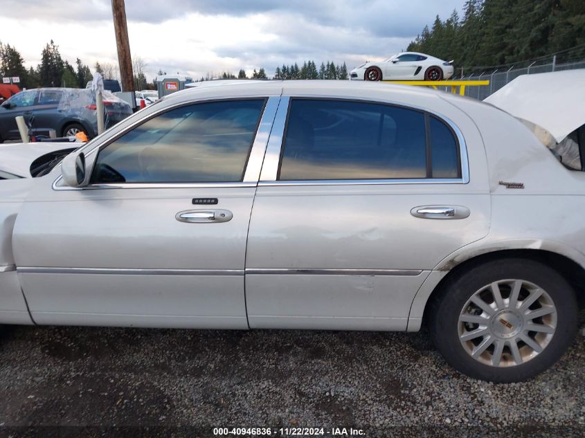 2007 Lincoln Town Car Signature Limited VIN: 1LNHM82V67Y611821 Lot: 40946836