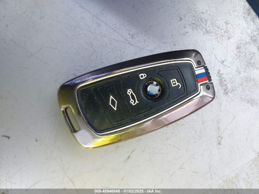 VIN WBA8B9C56HK884726 2017 BMW 3 Series, 330I no.11