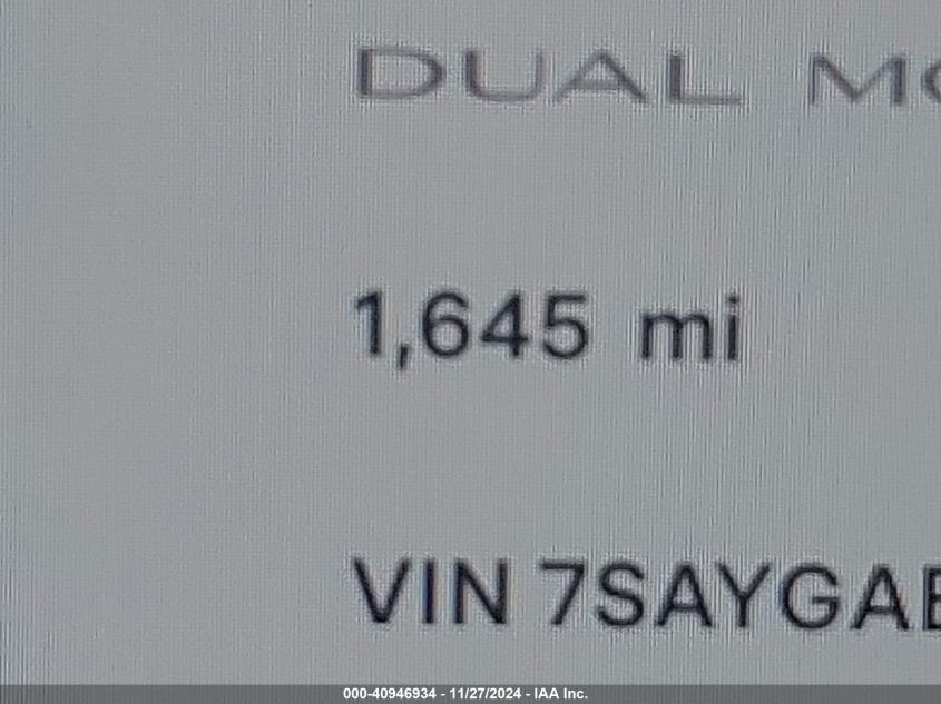 2024 Tesla Model Y Long Range Dual Motor All-Wheel Drive VIN: 7SAYGAEE7RF118962 Lot: 40946934