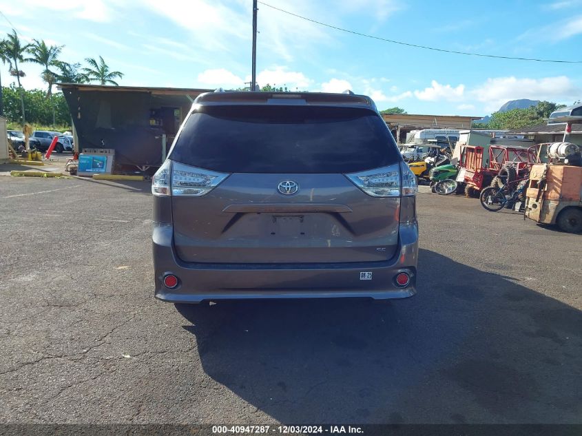 VIN 5TDXZ3DC4HS773735 2017 TOYOTA SIENNA no.17