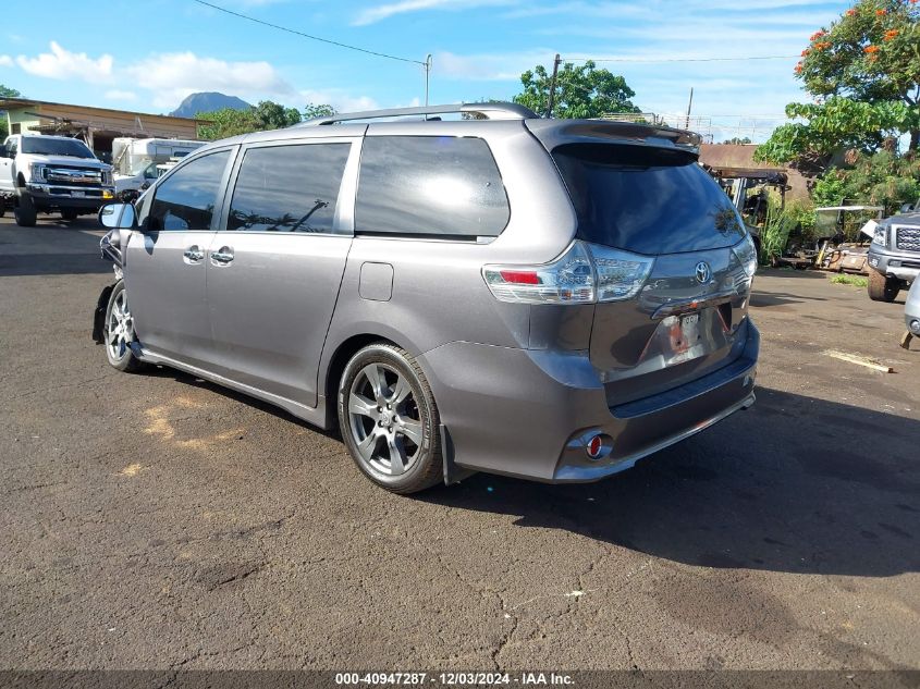 VIN 5TDXZ3DC4HS773735 2017 TOYOTA SIENNA no.3