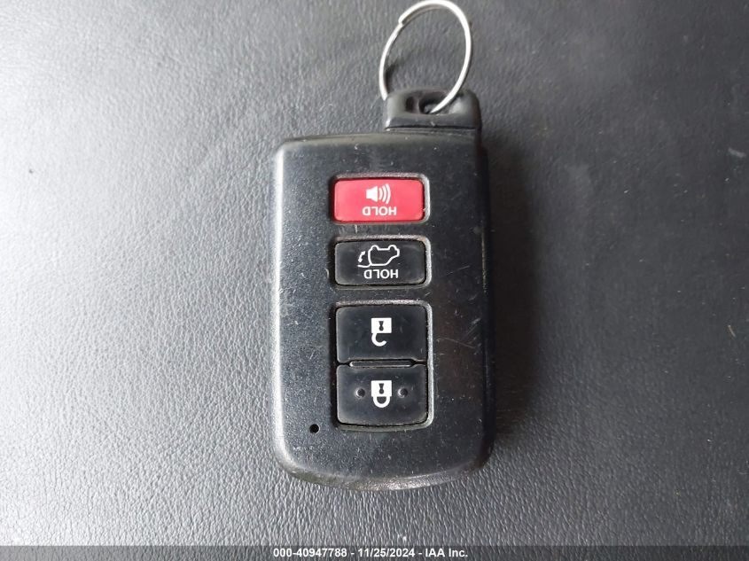 2016 TOYOTA RAV4 SE - JTMNFREV4GJ084552