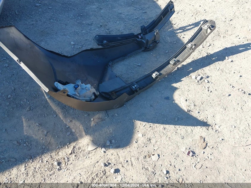 2017 TOYOTA COROLLA XLE - 2T1BURHE9HC960968