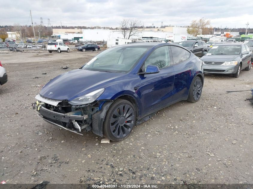 VIN 7SAYGDEF0NF524067 2022 Tesla Model Y, Performan... no.2