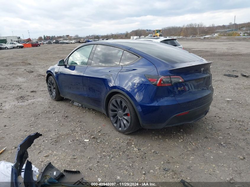 VIN 7SAYGDEF0NF524067 2022 Tesla Model Y, Performan... no.3