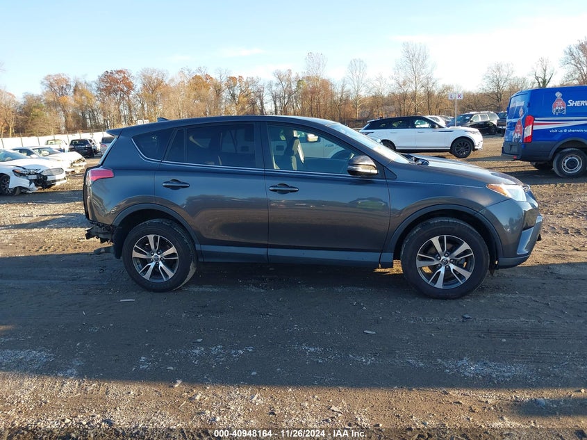 2018 TOYOTA RAV4 XLE VIN: 2T3RFREV5JW706098