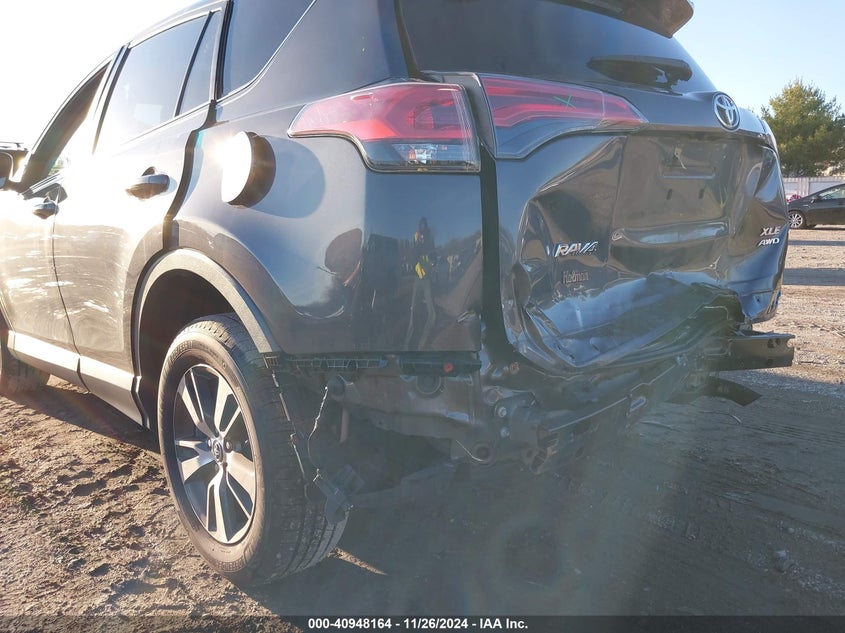 2018 TOYOTA RAV4 XLE VIN: 2T3RFREV5JW706098