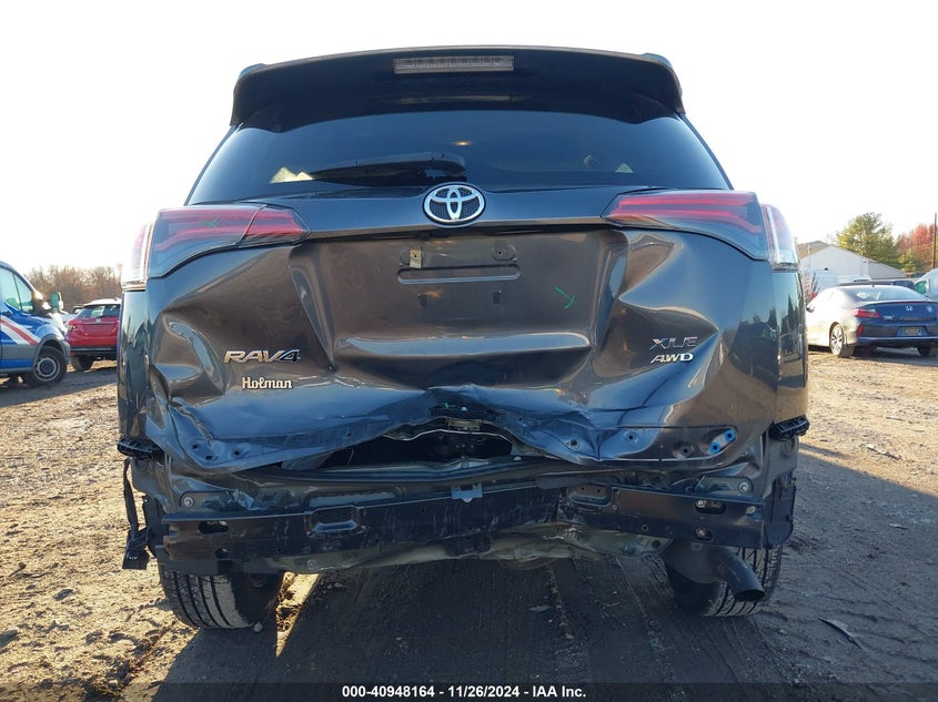 2018 TOYOTA RAV4 XLE VIN: 2T3RFREV5JW706098