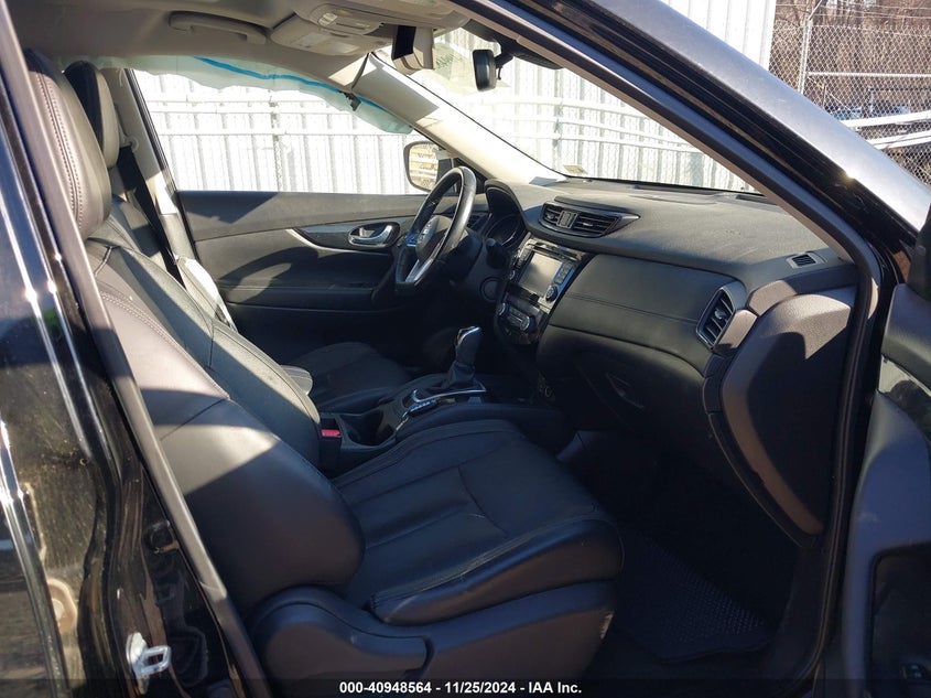VIN JN8AT2MV2HW250656 2017 NISSAN ROGUE SL