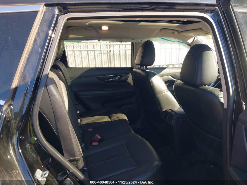 VIN JN8AT2MV2HW250656 2017 NISSAN ROGUE SL