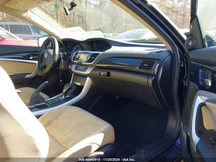 2014 HONDA ACCORD VIN: 1HGCT1B77EA012430