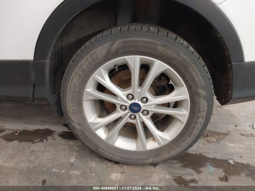 2017 Ford Escape Se VIN: 1FMCU9GD4HUB05784 Lot: 40949051