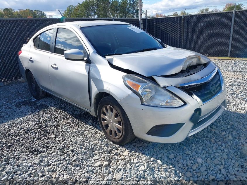 VIN 3N1CN7APXJL879307 2018 Nissan Versa, 1.6 SV no.1