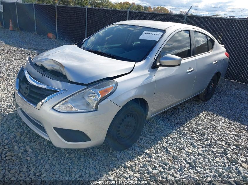 VIN 3N1CN7APXJL879307 2018 Nissan Versa, 1.6 SV no.2