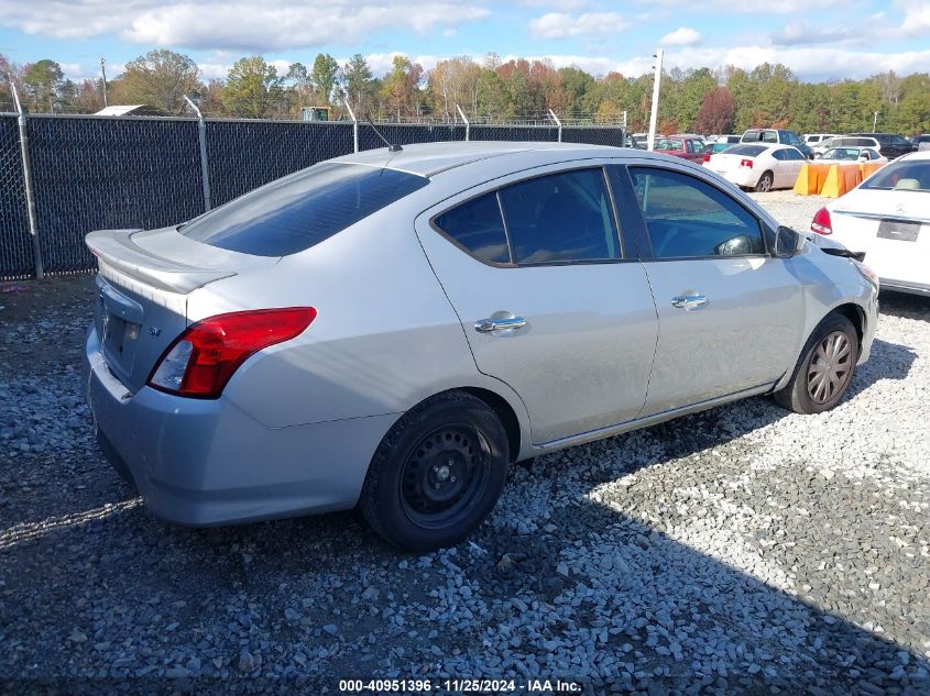 VIN 3N1CN7APXJL879307 2018 Nissan Versa, 1.6 SV no.4