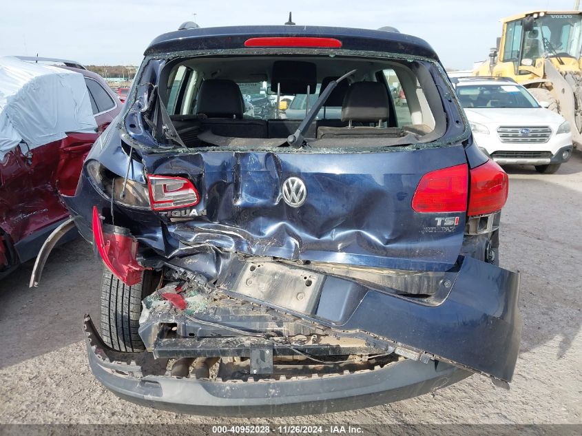 2016 Volkswagen Tiguan R-Line/S/Se/Sel VIN: WVGAV7AX3GW60642 Lot: 40952028