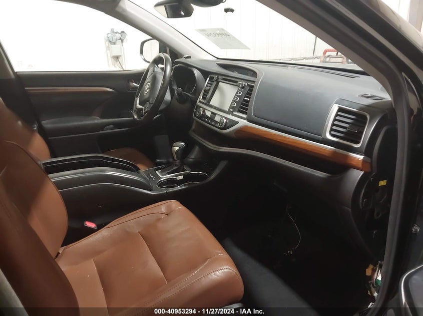 2017 TOYOTA HIGHLANDER HYBRID LIMITED PLATINUM - 5TDDGRFH8HS031312