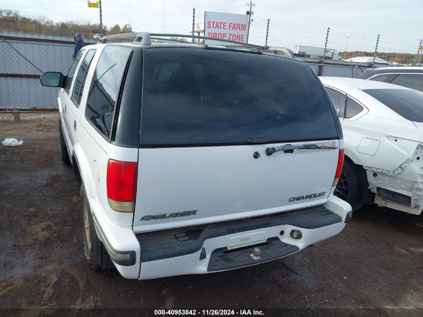 1998 Chevrolet Blazer Ls VIN: 1GNDT13WXWK172328 Lot: 40953842