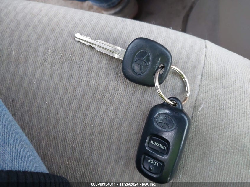 2006 TOYOTA COROLLA VIN: 1NXBR32EX6Z571632