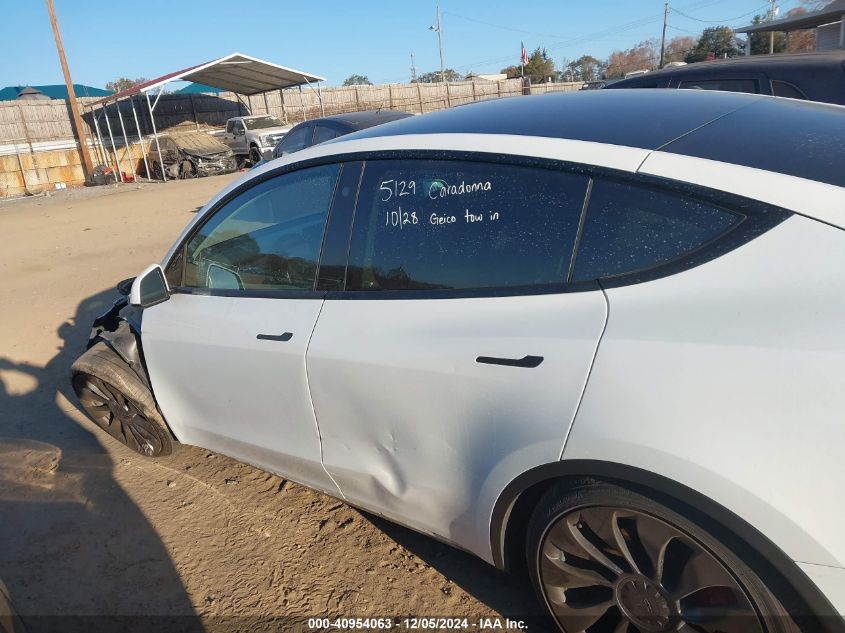 2022 Tesla Model Y VIN: 7SAYGDEF0NF467790 Lot: 40954063