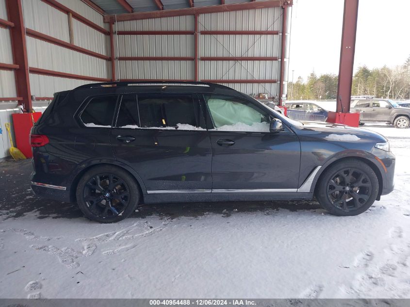 VIN 5UXCW2C09N9J33814 2022 BMW X7 no.13