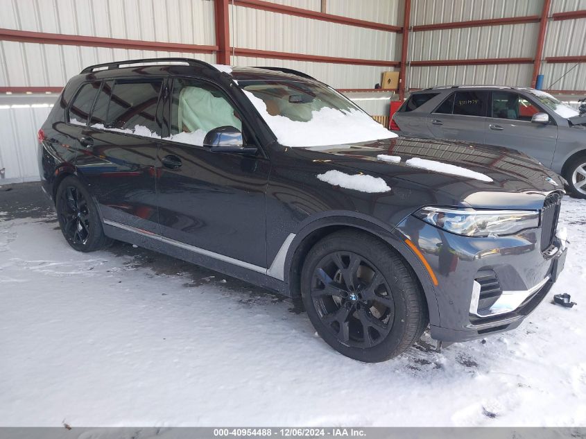 VIN 5UXCW2C09N9J33814 2022 BMW X7 no.1