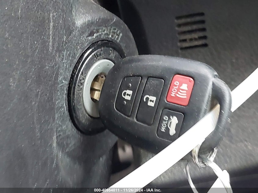 VIN 2T1BURHE4JC014007 2018 TOYOTA COROLLA LE