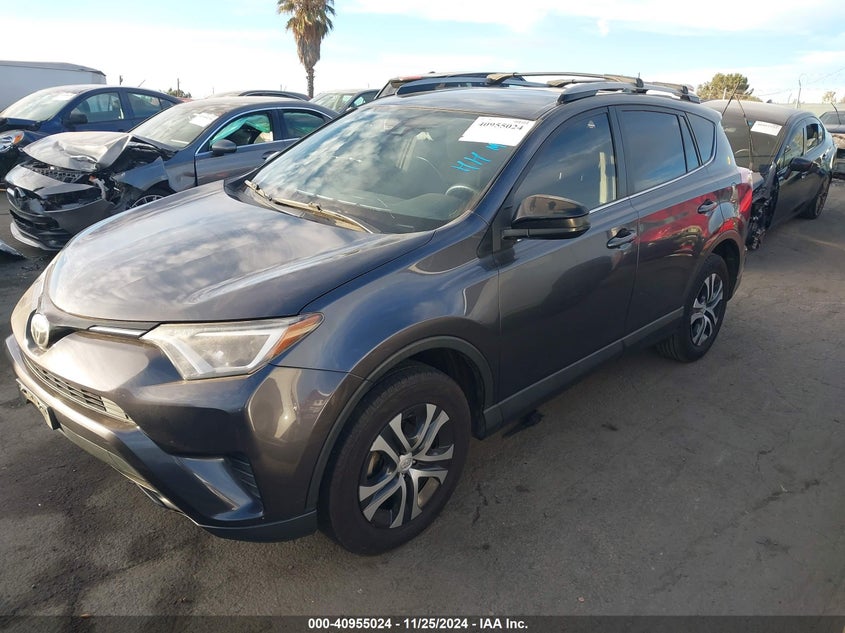 JTMZFREV0JJ735264 Toyota Rav4 Le 2018