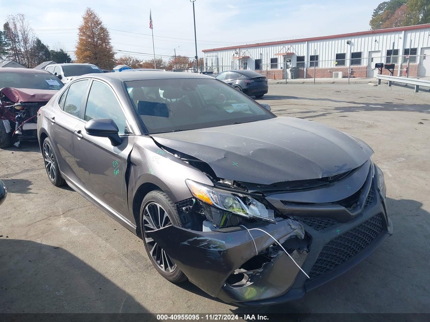 2018 TOYOTA CAMRY SE - 4T1B11HK9JU143729