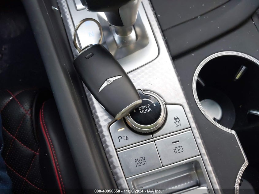 2022 GENESIS G70 3.3T AWD KMTG54TE6NU101852