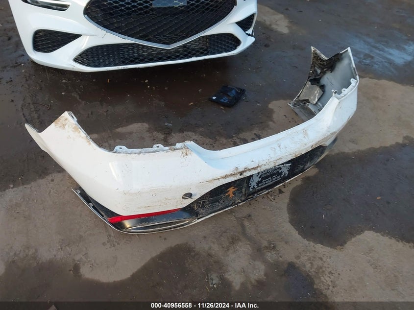 2022 GENESIS G70 3.3T AWD KMTG54TE6NU101852