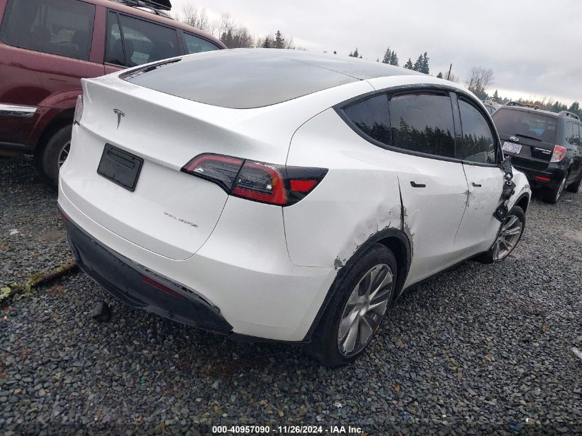 VIN 7SAYGDEE8PF686040 2023 TESLA MODEL Y no.4