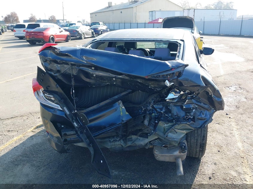 VIN 2HGFC2F52JH538987 2018 HONDA CIVIC LX
