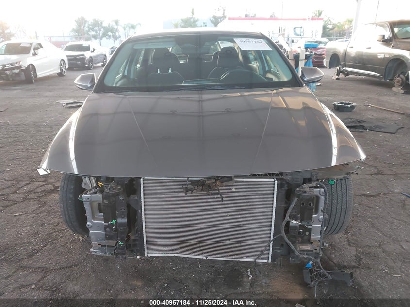 2024 HYUNDAI ELANTRA VIN: KMHLM4DG9RU730636