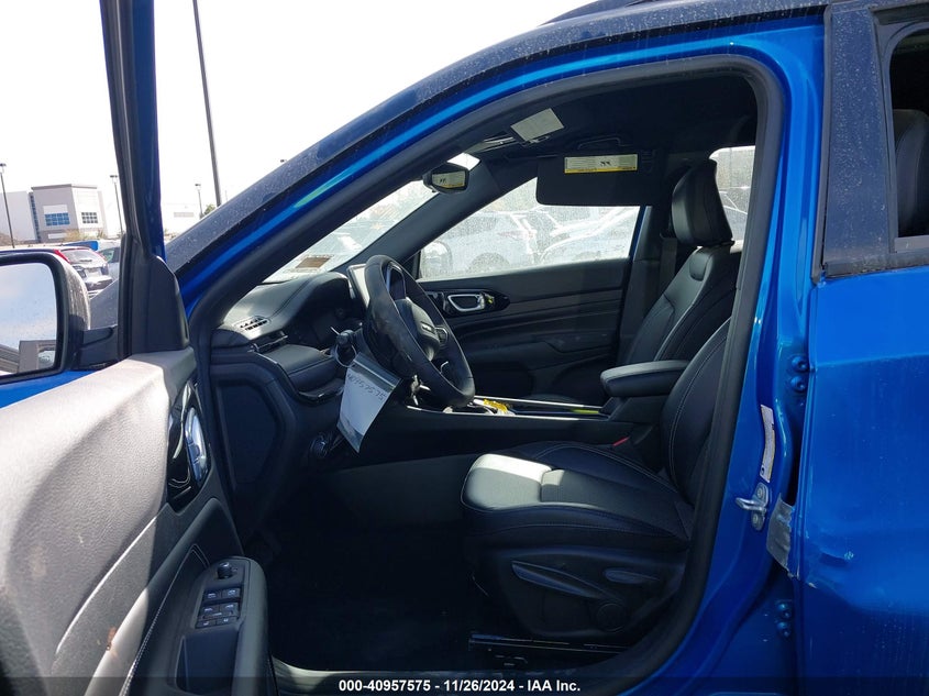 VIN 3C4NJDBN2PT500208 2023 JEEP COMPASS LATITUDE