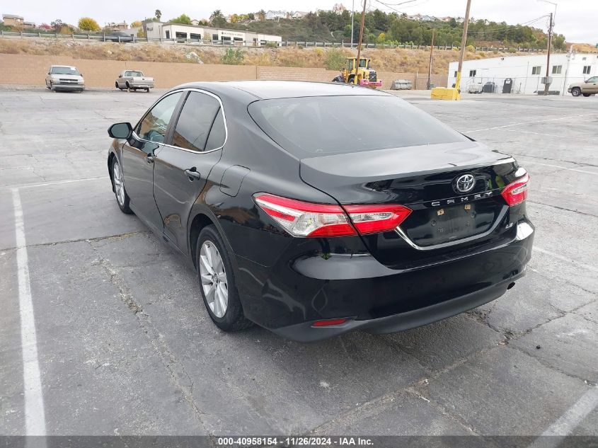 VIN 4T1B11HK3JU627668 2018 TOYOTA CAMRY no.3