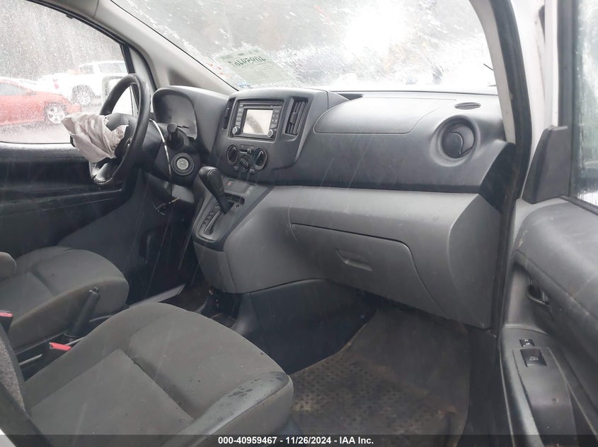 2015 NISSAN NV200 SV - 3N6CM0KN0FK705745
