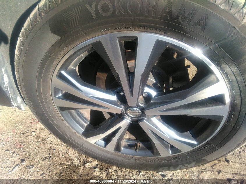 2017 NISSAN ROGUE SL - 5N1AT2MT3HC733399