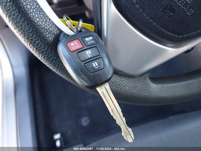 2017 TOYOTA COROLLA LE - 2T1BURHE1HC750929