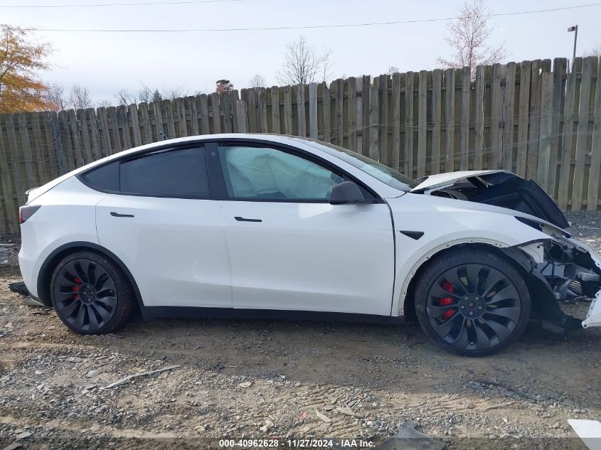 2022 Tesla Model Y Performance Dual Motor All-Wheel Drive VIN: 7SAYGDEF5NF325788 Lot: 40962628