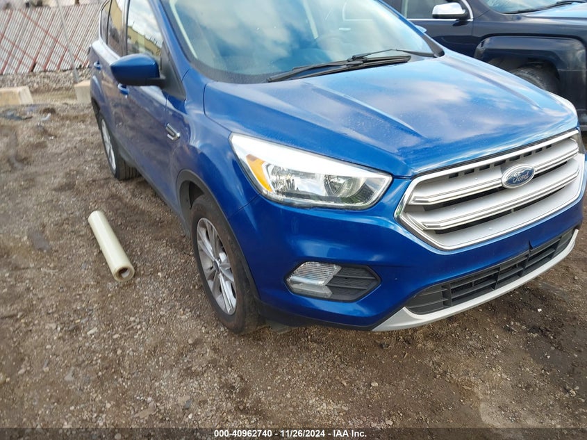 VIN 1FMCU0GD6HUA13166 2017 FORD ESCAPE SE