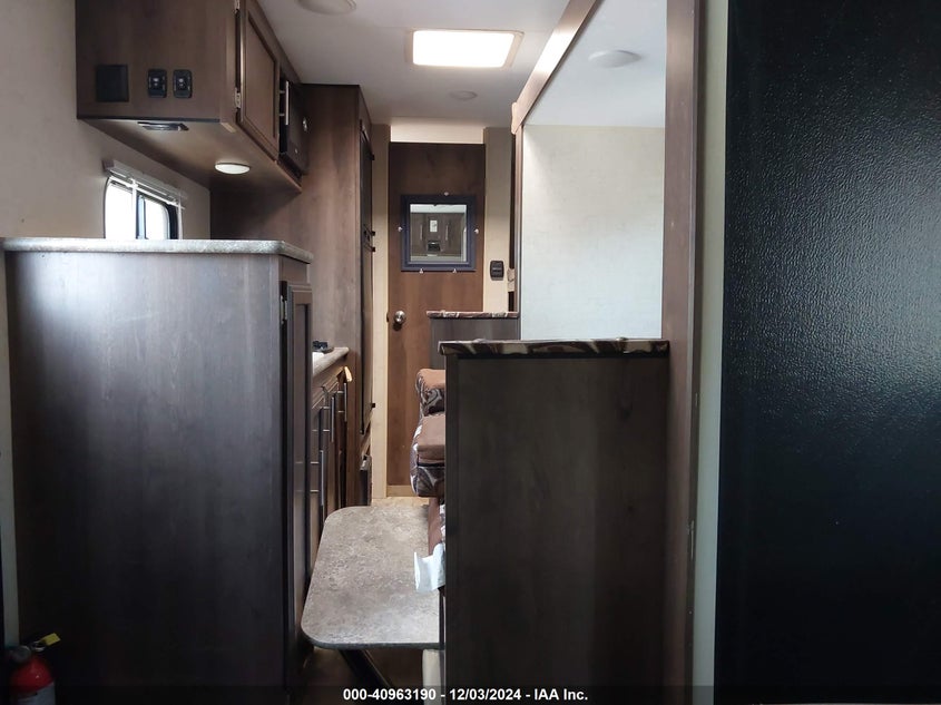 4EZTK1915J4103965 2018   photo no. 5