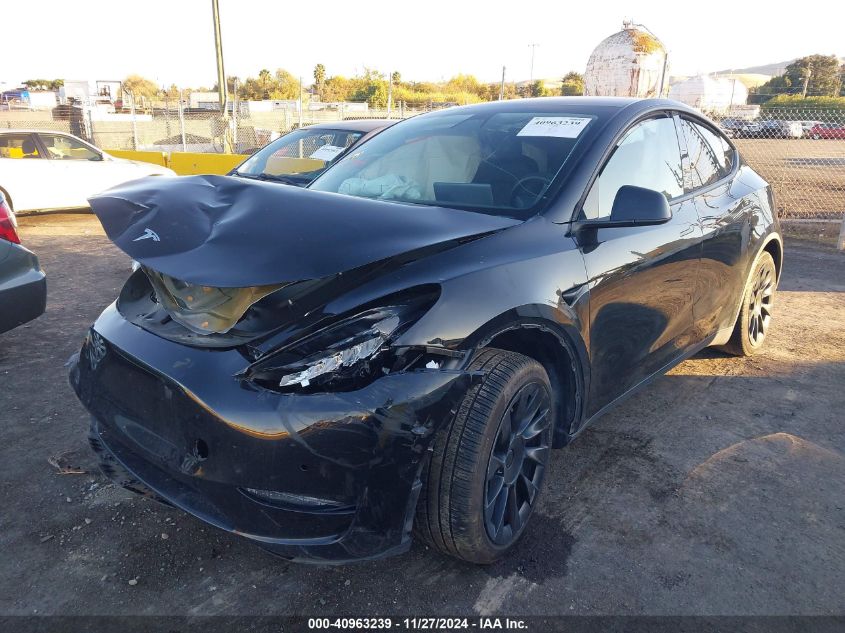 VIN 5YJYGDEE8MF138774 2021 TESLA MODEL Y no.2