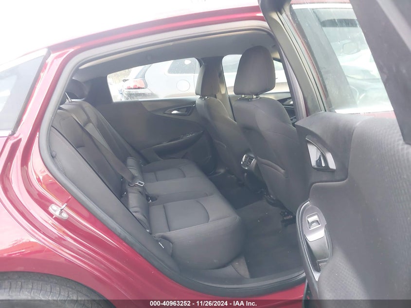 2018 CHEVROLET MALIBU VIN: 1G1ZD5ST9JF226013