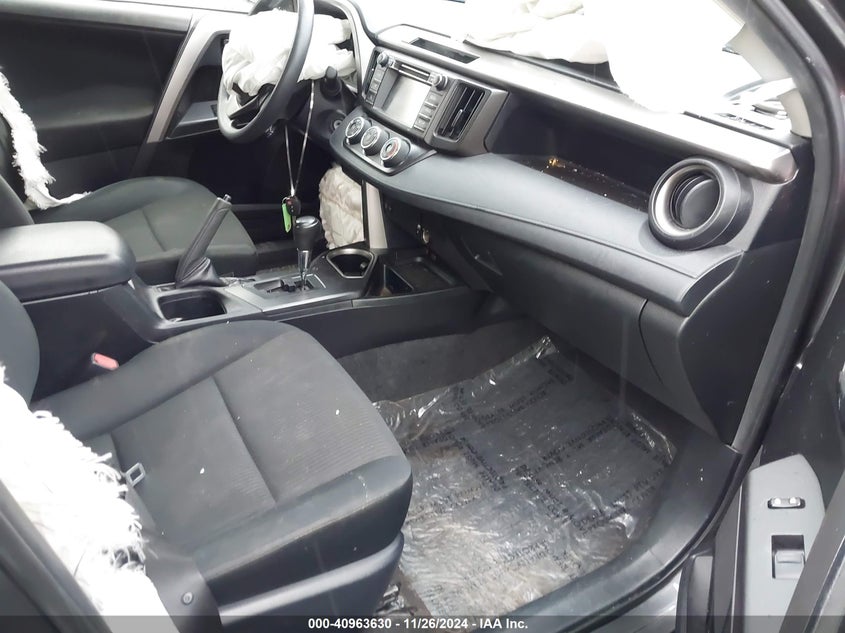 2016 TOYOTA RAV4 LE - JTMZFREV2GJ076290