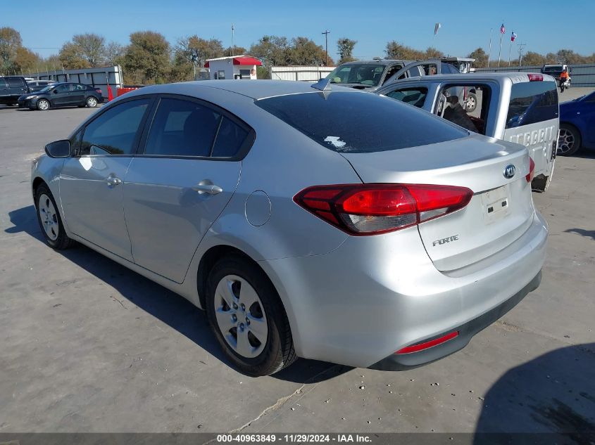 VIN 3KPFK4A7XHE157965 2017 KIA Forte, LX no.3