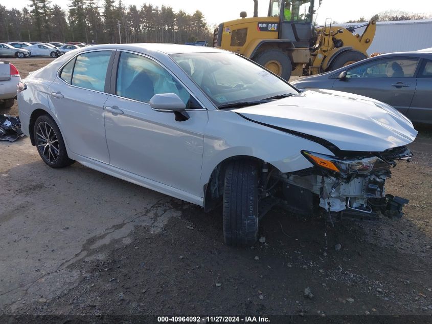 2024 Toyota Camry, SE