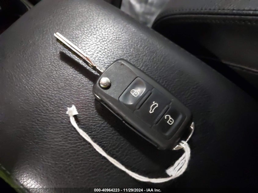 2010 VOLKSWAGEN GTI VIN: WVWHV7AJ1AW389007