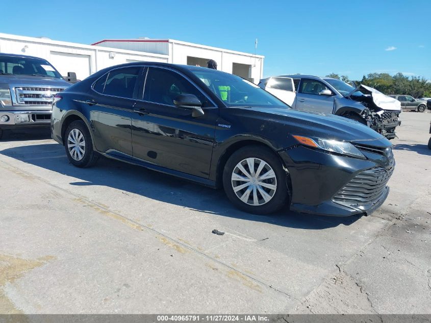 VIN 4T1B31HK7KU008485 2019 Toyota Camry, Hybrid LE no.1