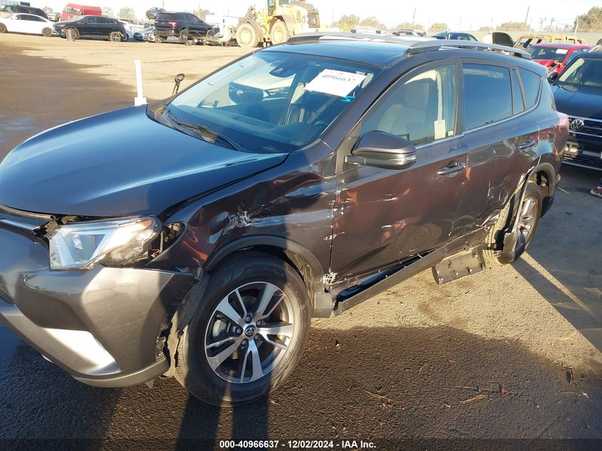 VIN JTMWFREV7JJ206249 2018 TOYOTA RAV4 ADVENTURE/XLE